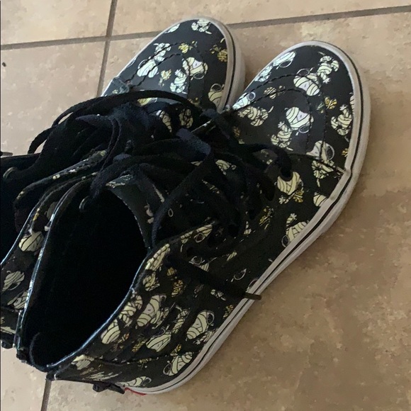 Hardly used shoes .wore only once - Picture 4 of 4